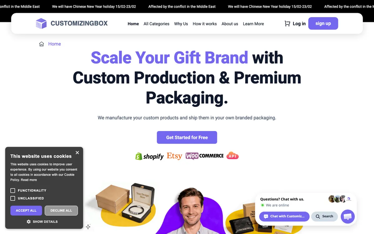 CustomizingBox homepage. Print-on-demand dropshipping service handling printing, packing and shipping.