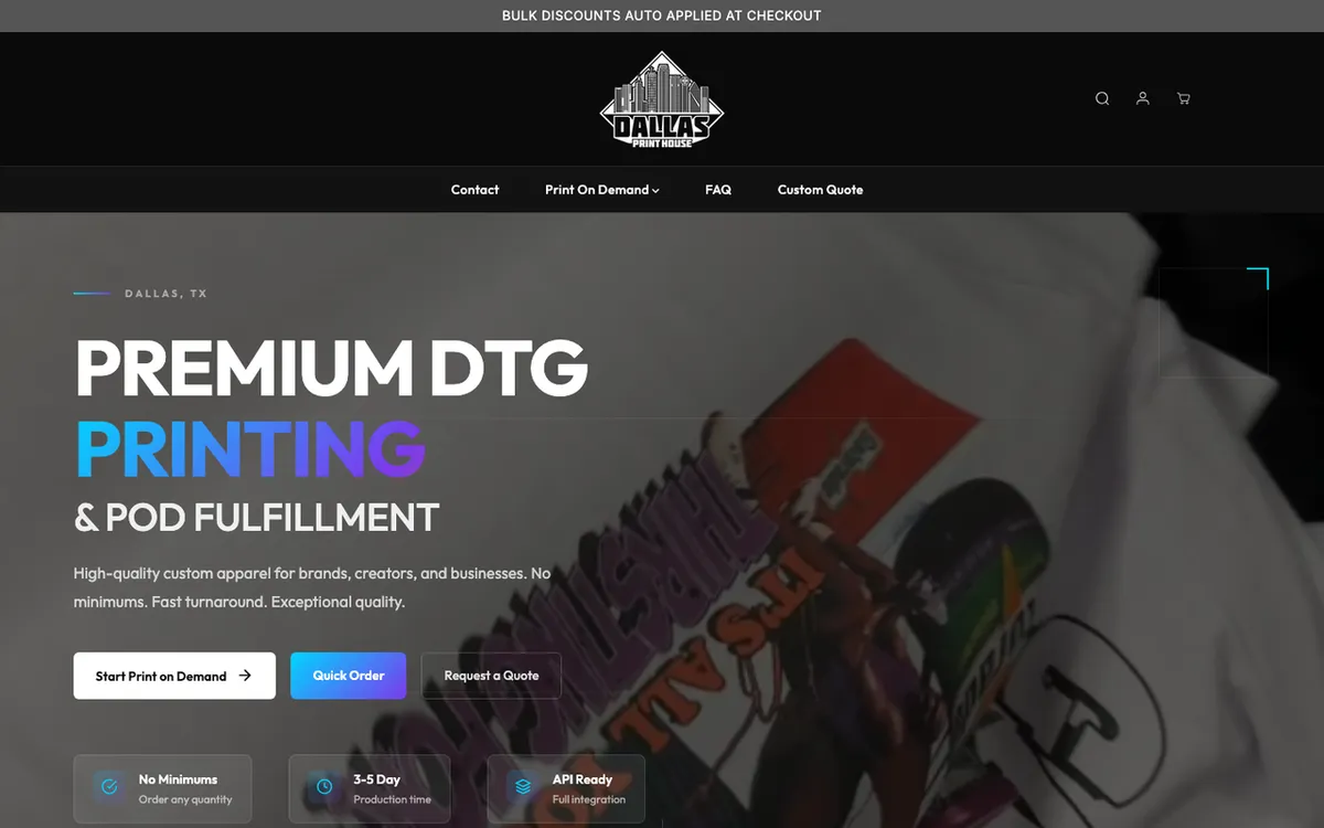 SimplyThreadsShop homepage. DallasPrintHouse print-on-demand service handling printing and order fulfilment.